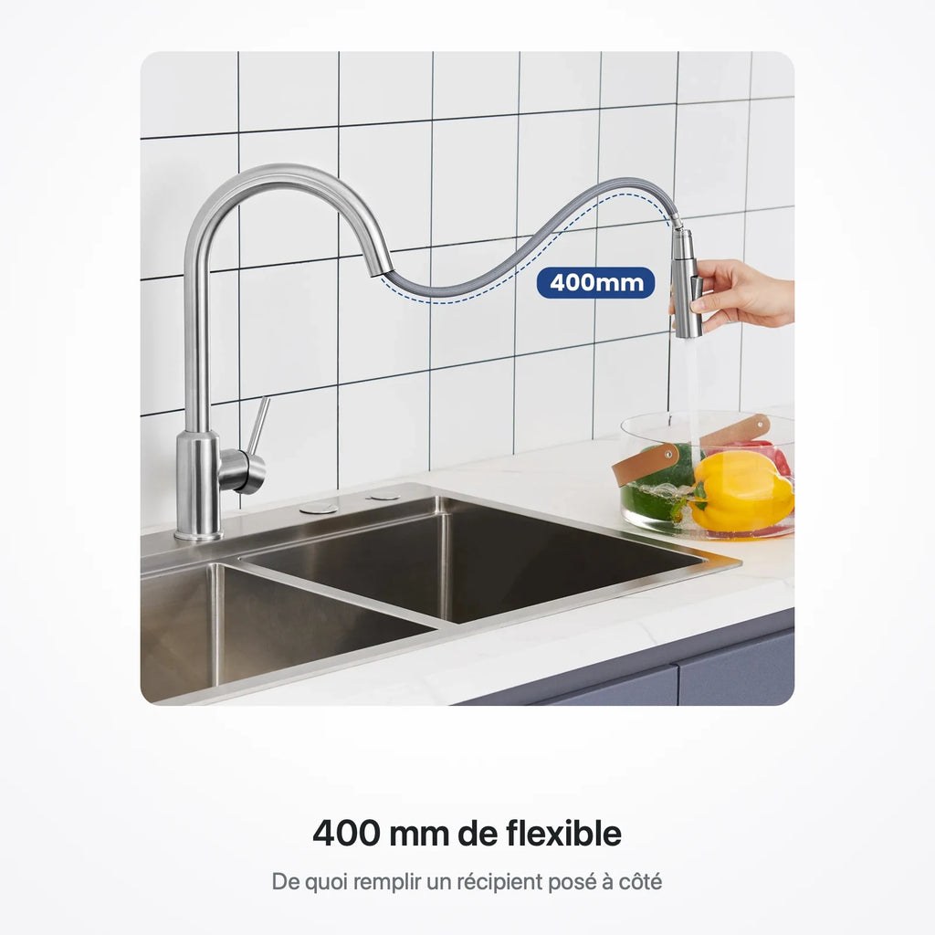 Douchette tirée à 400 mm du bec pour remplir un récipient posé sur le plan de travail